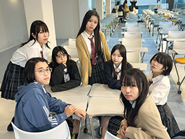 堺リベラル高等学校『       』写真