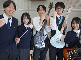 青山学院横浜英和高等学校男女男男女バンド写真