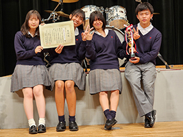 名古屋国際中学校・高等学校夏休みの宿題のせいで写真