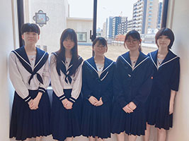 金城学院高等学校るーせんと写真