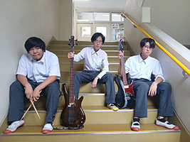 柏木学園高等学校アンチェイン写真